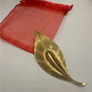 Vintage JJ Jonette Jewelry Gold Tone Leaf Leaves Brooch Pin